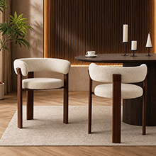 Eetkamerstoelen in een warm Laviva interieur