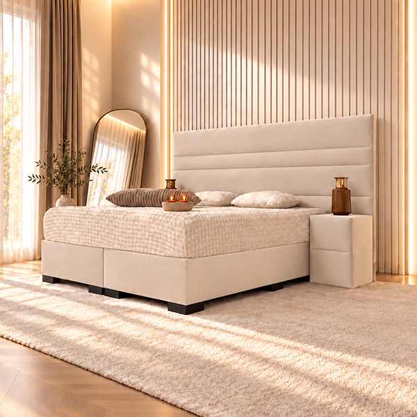 Boxspring Set Bella in een lichte uitvoering met een breed hoofdbord met horizontale panelen